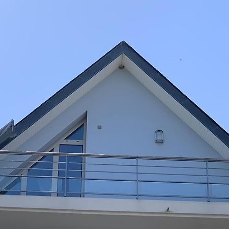 Blue Bay Studio Terrasse Довил Екстериор снимка