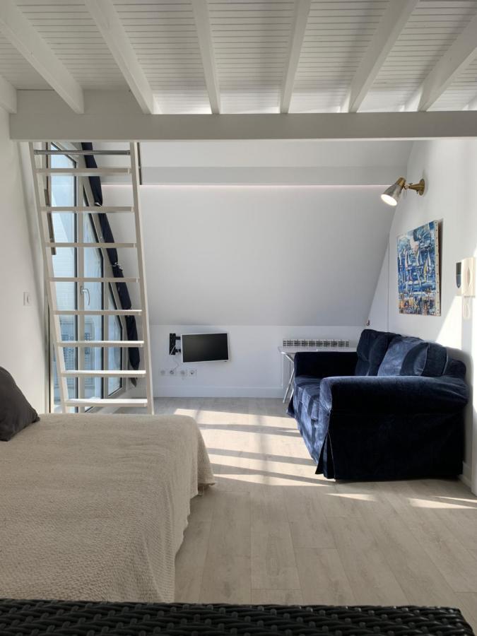 Blue Bay Studio Terrasse Довил Екстериор снимка