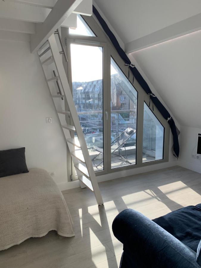 Blue Bay Studio Terrasse Довил Екстериор снимка