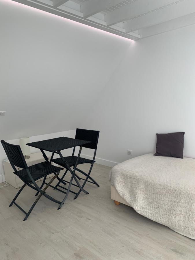 Blue Bay Studio Terrasse Довил Екстериор снимка